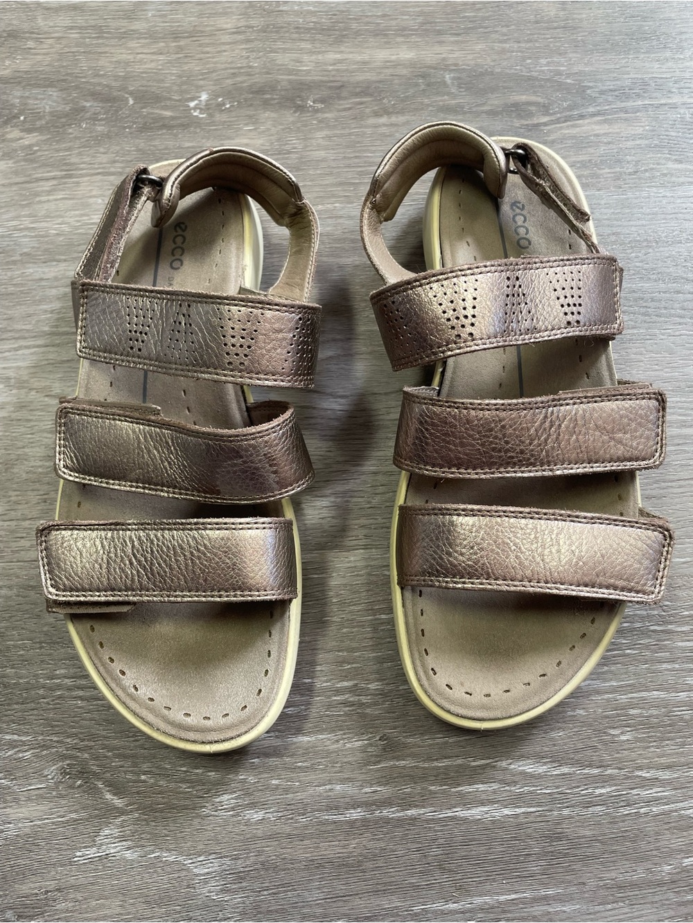 ECCO Danish Design Metallic Bronze Strappy Velcro Sandals Women’s EU 39 US 8-8.5